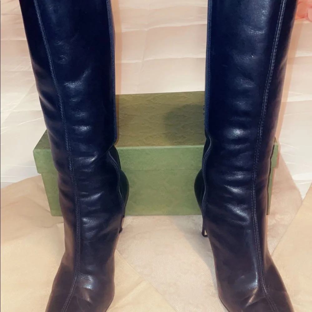 Authentic Vintage Gucci Boots 🖤 - Picture 5 of 10